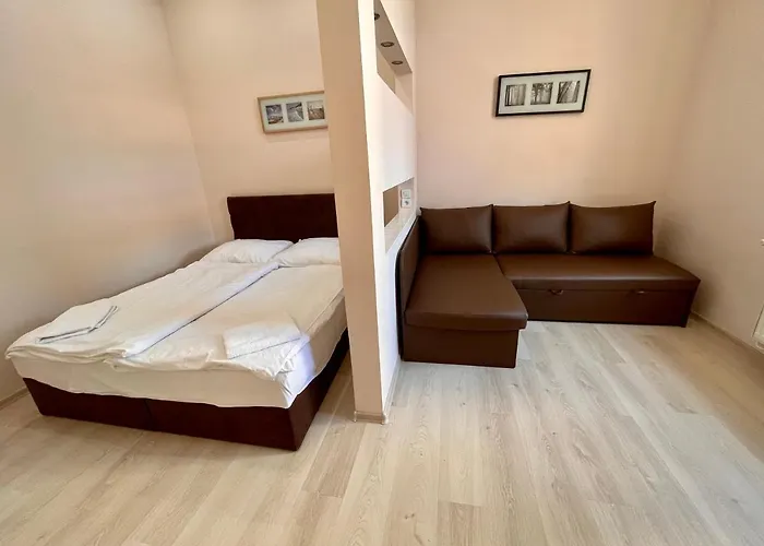 Casa Italia 3* براغ