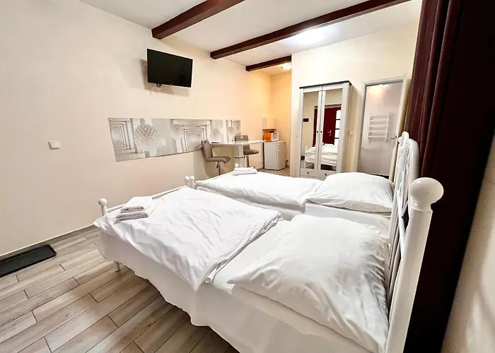 Casa Italia 3* براغ
